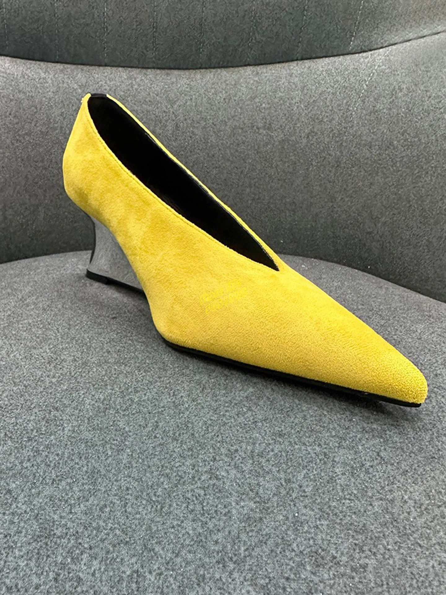 Women'S Shoes Burgundy - รองเท้าส้นเตารีดแบบสวม สีเหลืองหนังกลับ ปลายแหลม 6 ซม. ดีไซน์เซ็กซี่