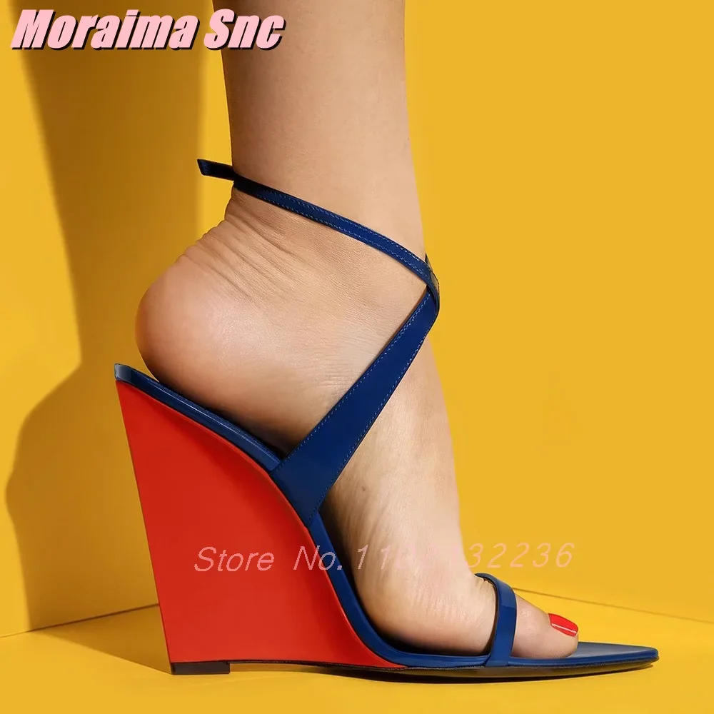 Kids Shoes Women - ผสมสีWedgesรองเท้าแตะสิทธิบัตรหนังสายคล้องคอรอบเปิดนิ้วเท้าข้อเท้าหัวเข็มขัดSeyแฟชั่นผู้หญิงรองเท้าฤดูร้อน 2025