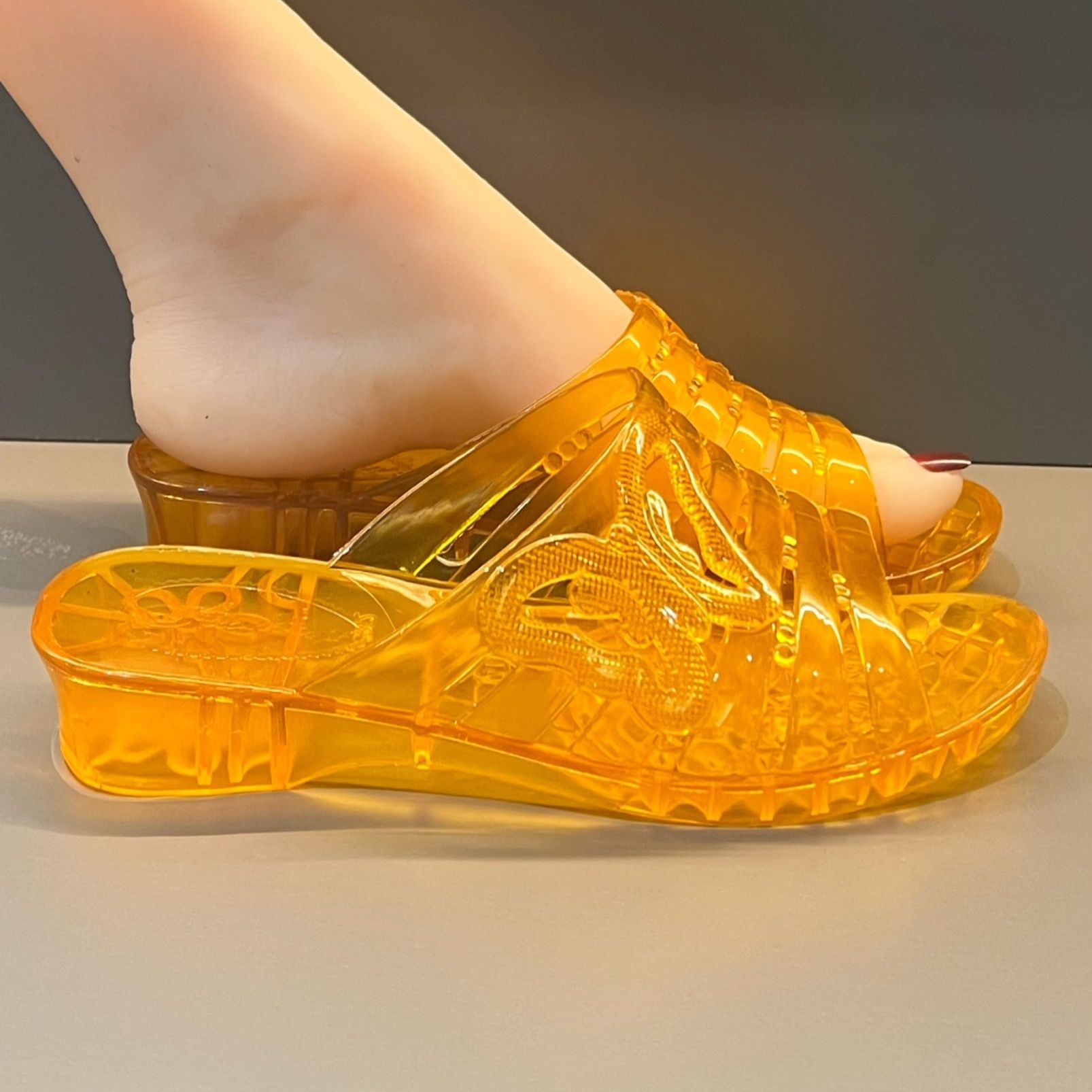 Women Shoes Mules - รองเท้าส้นเตารีดแบบเจลลี่สีม่วงวิบวับสำหรับผู้หญิง รองเท้าแตะส้นสูงแบบสวมสำหรับฤดูร้อน รองเท้าลำลองใสสำหรับผู้หญิง