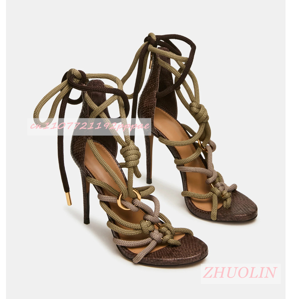 Kids Shoes Women - รองเท้าส้นสูงแบบสานไขว้ลายหนังงูสไตล์เรโทร สายรัดหนา ปลายเปิด หัวมน รองเท้าส้นเข็มสำหรับผู้หญิง รองเท้าแตะเซ็กซี่สำหรับงานปาร์ตี้ฤดูร้อน