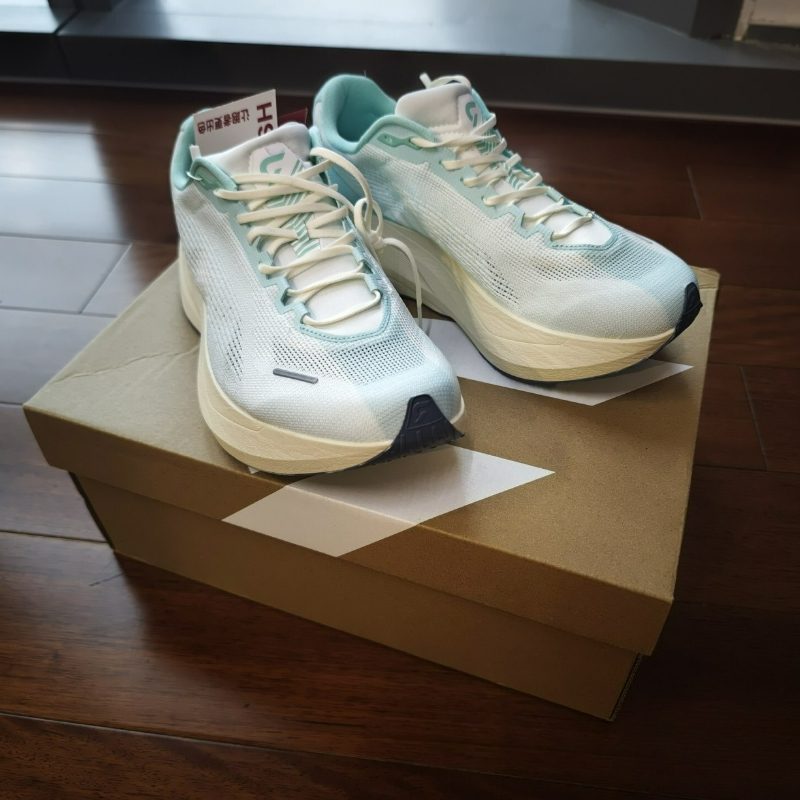 รองเท้าวิ่ง DYNAFISH สำหรับผู้ - Women'S Shoes Vs Men'S บทวิจารณ์และราคา