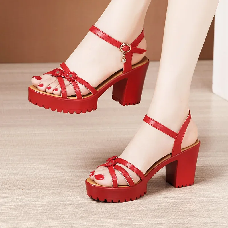 รองเท้าส้นสูงแบบแพลตฟอร์มหนังน - Women Shoes Model บทวิจารณ์และราคา